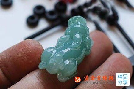 
	翡翠金蟾與翡翠貔貅開光的正確步驟介紹
