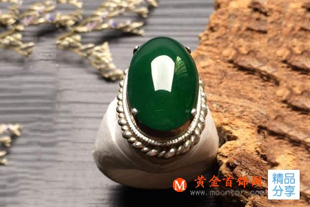 
	翡翠戒面的款式和選購技巧

