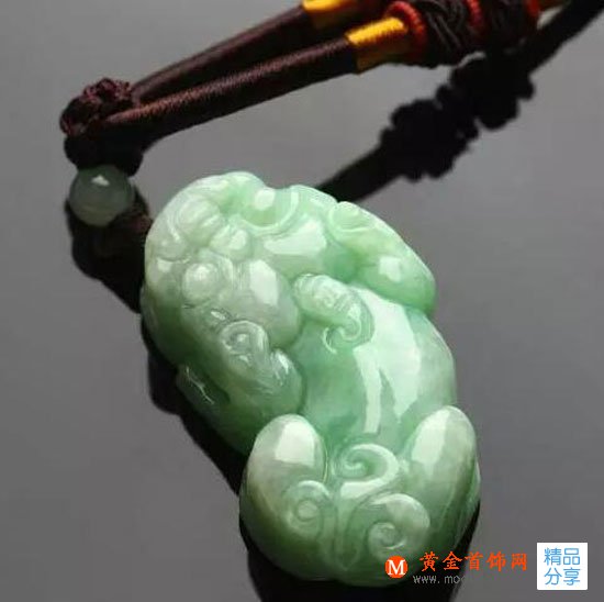 
	翡翠貔貅怎樣擺放或佩戴才開運？
