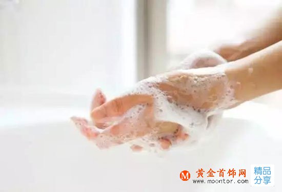 
	手鐲的正確測量方法與佩戴技巧

