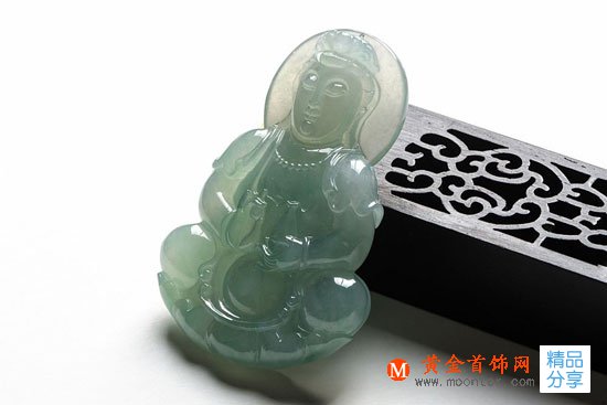 
	修復后的翡翠觀音吊墜如何鑒別？
