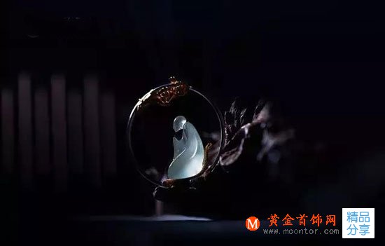 
	如何讓你的翡翠越戴越潤？
