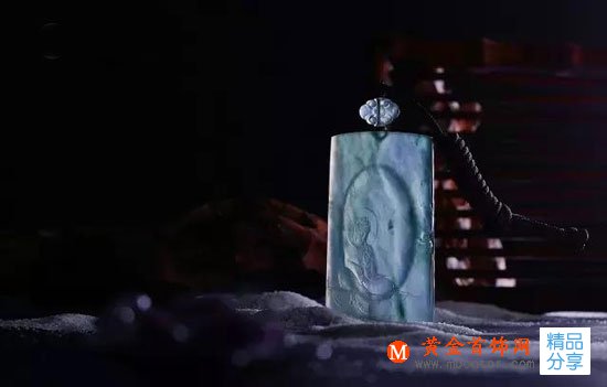 
	如何讓你的翡翠越戴越潤？
