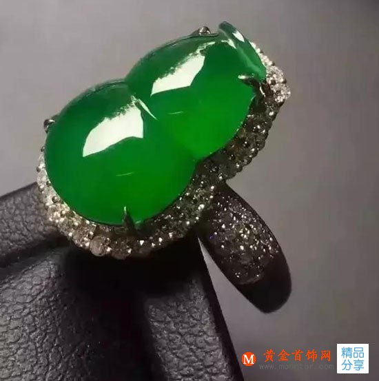 
	你知道翡翠吊墜的意義嗎？
