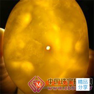 
	蜜蠟諸多顏色形成的原因
