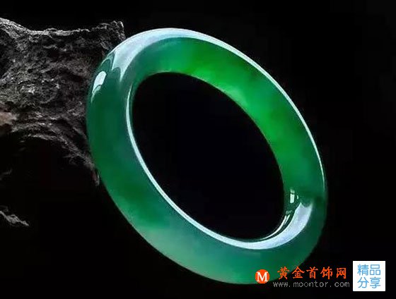 
	佩戴翡翠玉石的七大功效！

