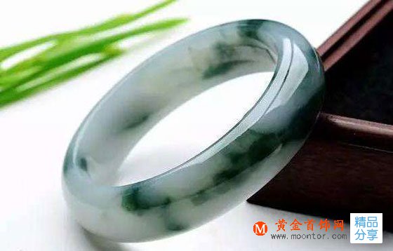 
	翡翠變黑是因為吸收了人體的毒素？沒你想的那么簡單！
