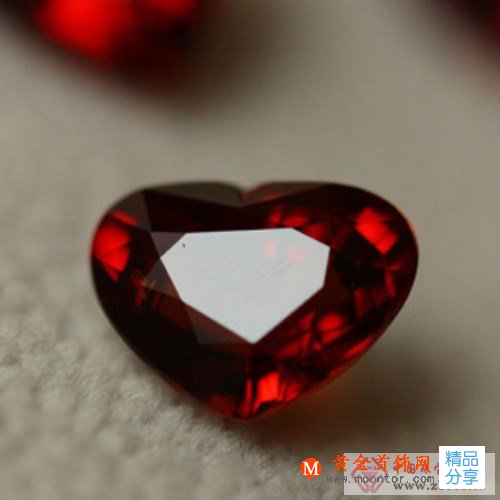 
	石榴石，你以為它是便宜貨嗎？
