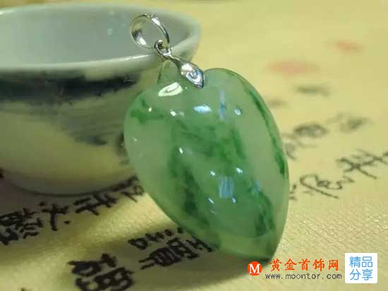 
	翡翠憑什么成為玉中之冠？
