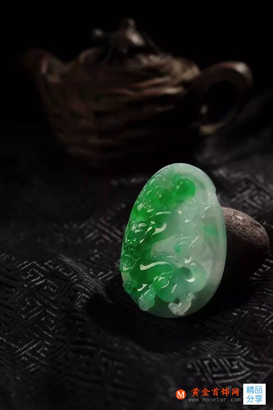 
	戴翡翠的八大好處，從《本草綱目》就開始有記載！
