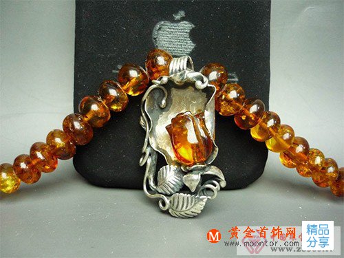 
	如何鑒定天然琥珀的真假

