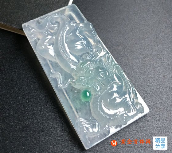 
	翡翠原石的十種作假手法 翡翠原石的皮殼類型
