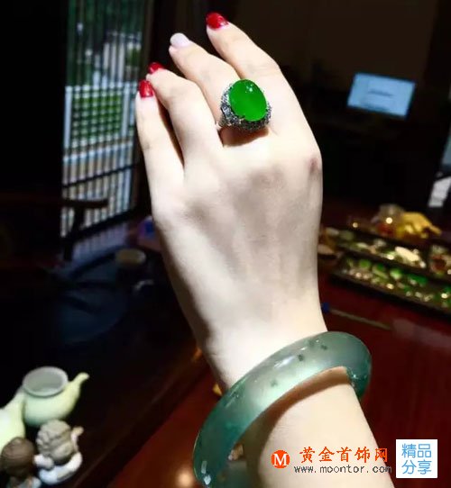 
	不要亂戴手鐲了，原來有很多講究！
