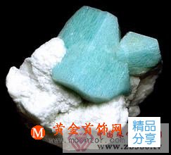 
	什么是鈉長石
