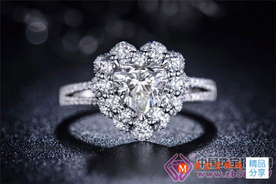 
	一樣的克拉鉆為什么有的賣10萬有的賣4萬？
