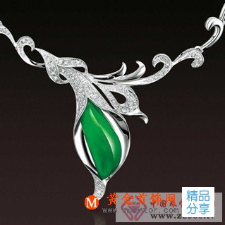 
	寶石與翡翠絕妙搭配
