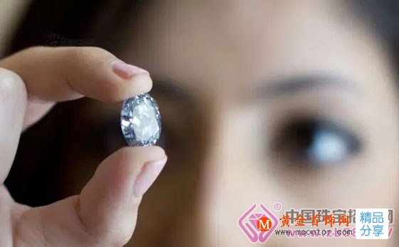 
	美哭了，最大橢圓形鮮彩藍鉆估價兩億
