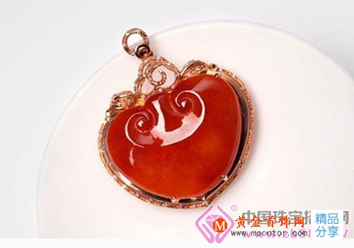 
	翡翠鑒定：燒紅和天然紅翡
