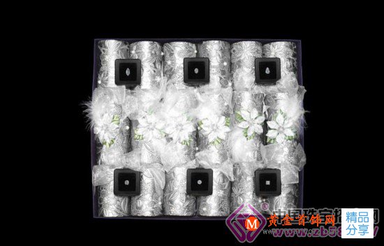 
	英最奢華圣誕餅干開售 內含天價鉆石賣近千萬元

