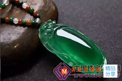 
	翡翠的顏色是什么造成的？
