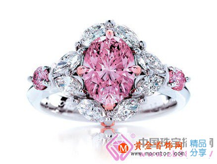
	彩色鉆石最具知性風格
