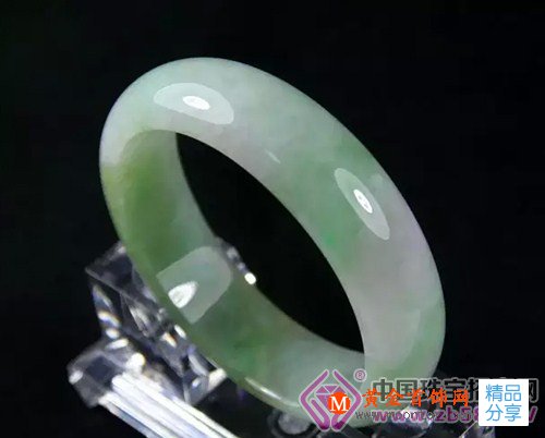
	翡翠的種類：糯種翡翠
