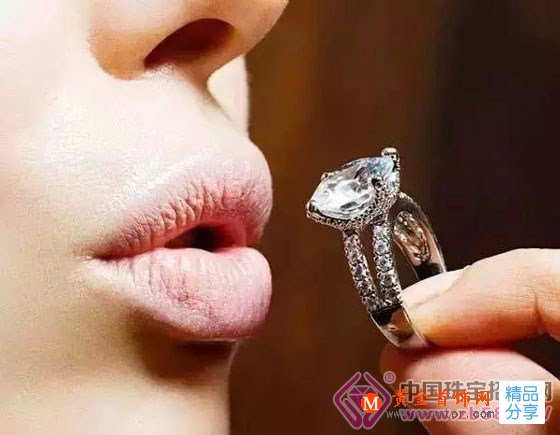 
	鉆石與仿鉆的區分方法
