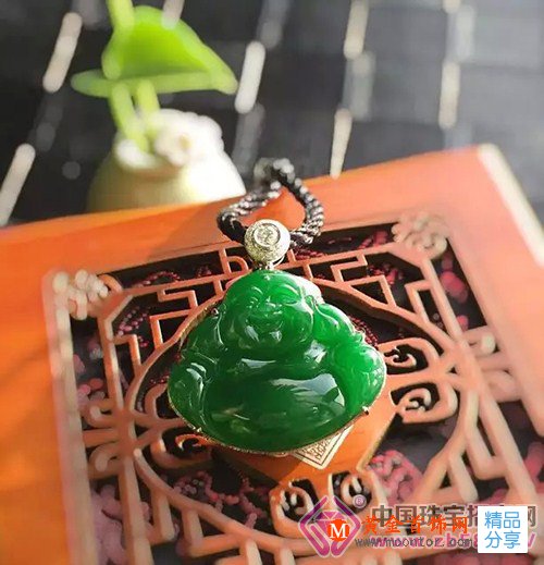 
	翡翠王者，玉石天下
