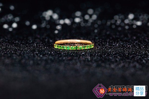 
	鉆戒一枚足矣，婚前婚后你需要更多色彩
