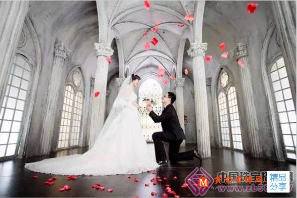 
	鉆戒一枚足矣，婚前婚后你需要更多色彩
