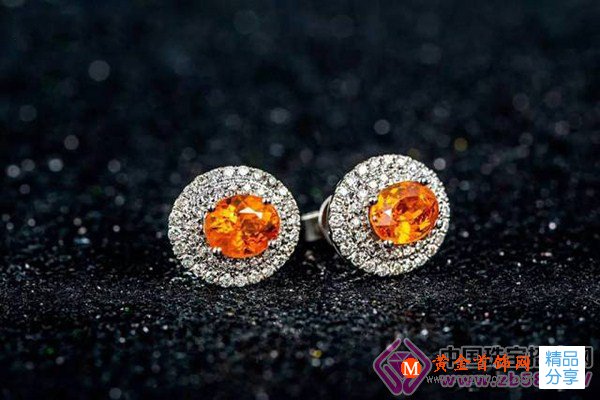 
	鉆戒一枚足矣，婚前婚后你需要更多色彩
