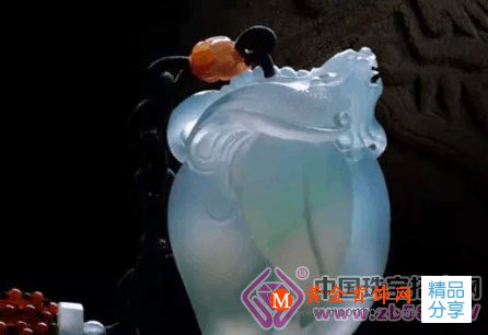 
	翡翠的瑕疵也是生活的痕跡個性

