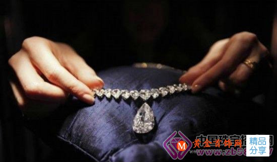 
	比半個指甲蓋都小的鉆石！
