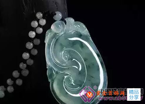 
	冬天佩戴翡翠好處多！
