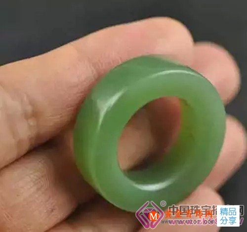 
	選購碧玉飾品時應注意幾個問題
