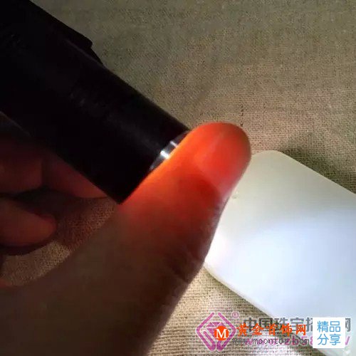 
	看和田玉的內部結構是什么感覺
