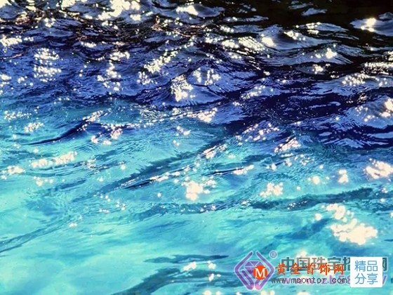 
	翡翠中的藍水，第一眼就讓人著迷
