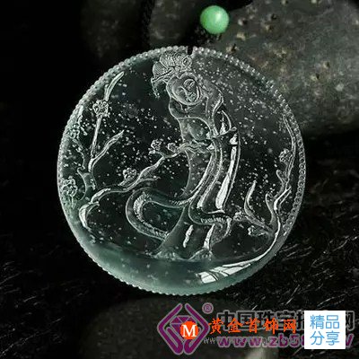 
	今天我，寒夜里看雪飄過！翡翠飄雪花
