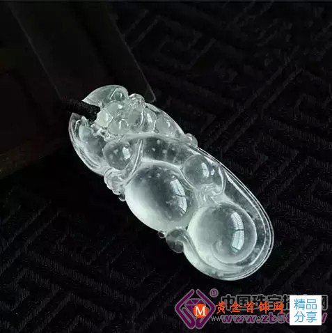 
	今天我，寒夜里看雪飄過！翡翠飄雪花
