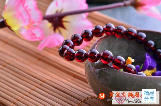 
	史上最專業最全的石榴石知識——據說2014年石榴石必火！
