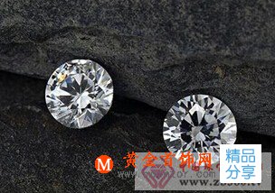 
	一克拉的鉆石多少錢
