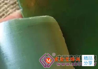 
	碧玉中的黑馬“鴨蛋青”
