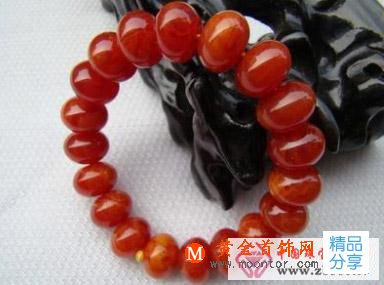 
	什么是老蜜蠟？有什么用途？
