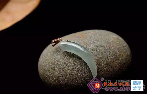 
	翡翠鐲子斷了怎么辦,這些方法修復讓玉鐲更美

