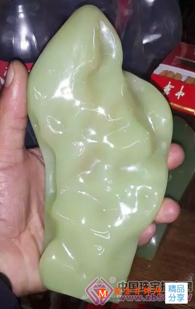 
	和田玉大家族中的一朵奇葩—岫巖河磨玉
