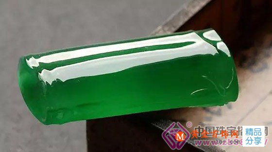 
	頂級高端翡翠：帝王綠翡翠有哪些特點
