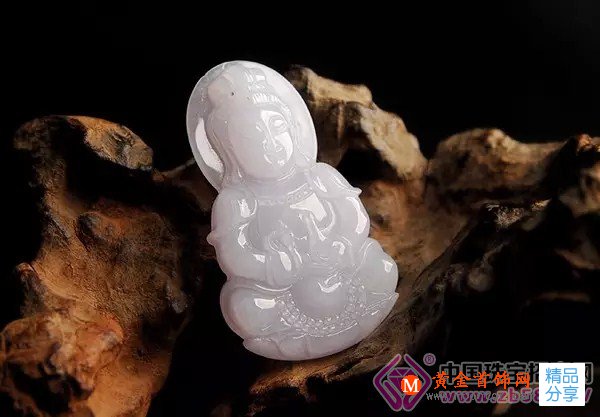 
	翡翠玉石戴活才有靈性，你一定要會戴！
