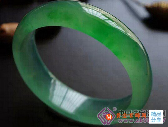 
	翡翠手鐲鑒定的幾大要素
