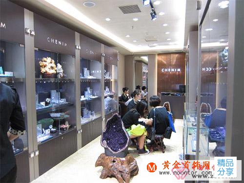 
	怎么加盟彩寶店
