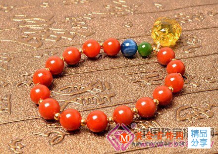 
	南紅瑪瑙戀上藍珀，就叫“初秋的味道”
